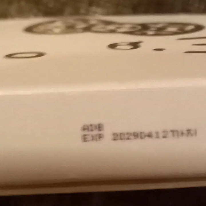 [SOLD OUT] 웨이크메이크 헬로키티 갸루 아이팔레트 30호 클래시누드블러링