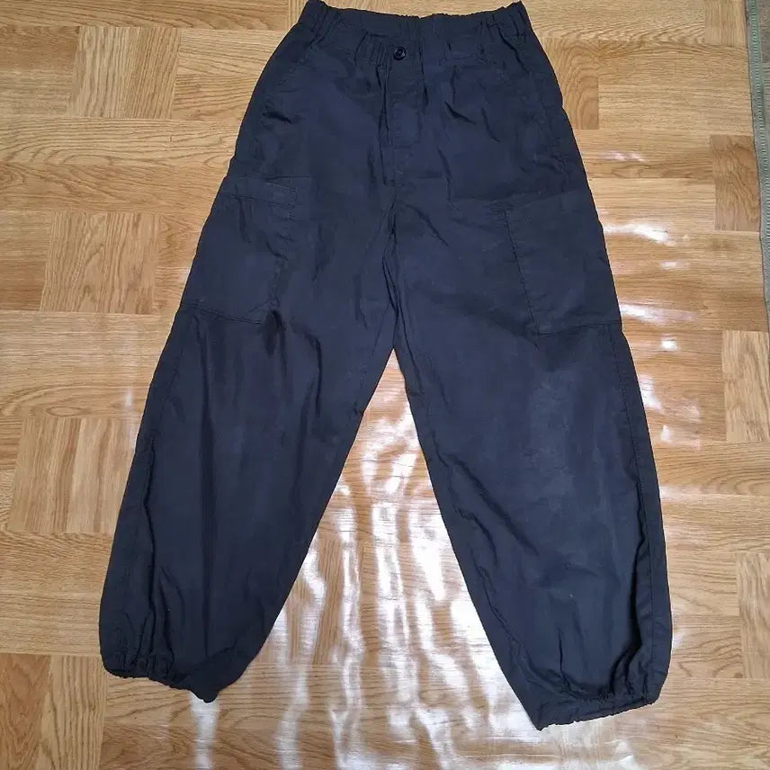 [BUNJANG] Uniqlo Cargo Pants Dark Grey (130) / 유니클로 카고 바지 다크그레이(130)