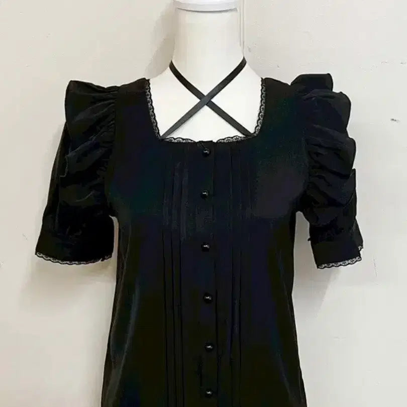 [BUNJANG] ma*rs Satin Ribbon Short Sleeve Blouse / 마즈 새틴 리본 반팔 블라우스 판매합니다 ma*rs