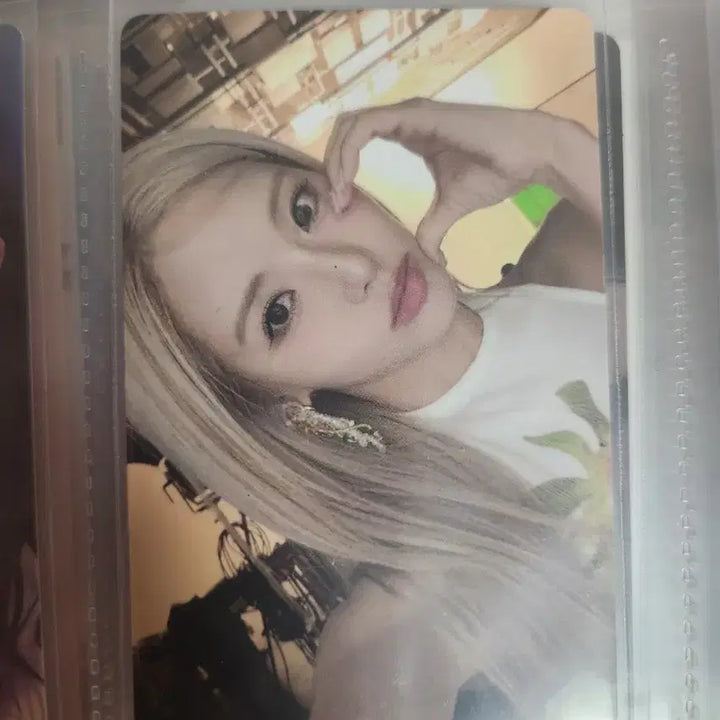 [BUNJANG] fromis_9 Jiwon Supersonic Photocard / 프로미스나인 박지원 수퍼소닉 포카