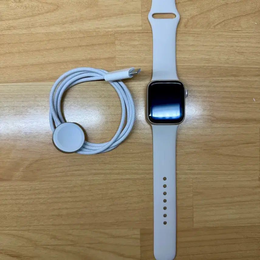 [BUNJANG] Apple Watch SE 3rd Generation 40mm Starlight GPS / 애플워치 SE3 40mm 스타라이트 GPS 팝니다.
