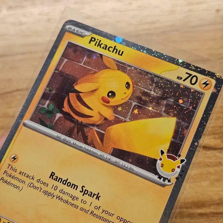 [BUNJANG] Pokemon Pikachu Cosmo Holo 30th Anniversary North American Edition Trading Card / 포켓몬 북미판 30주년 피카츄 코스모스 홀로
