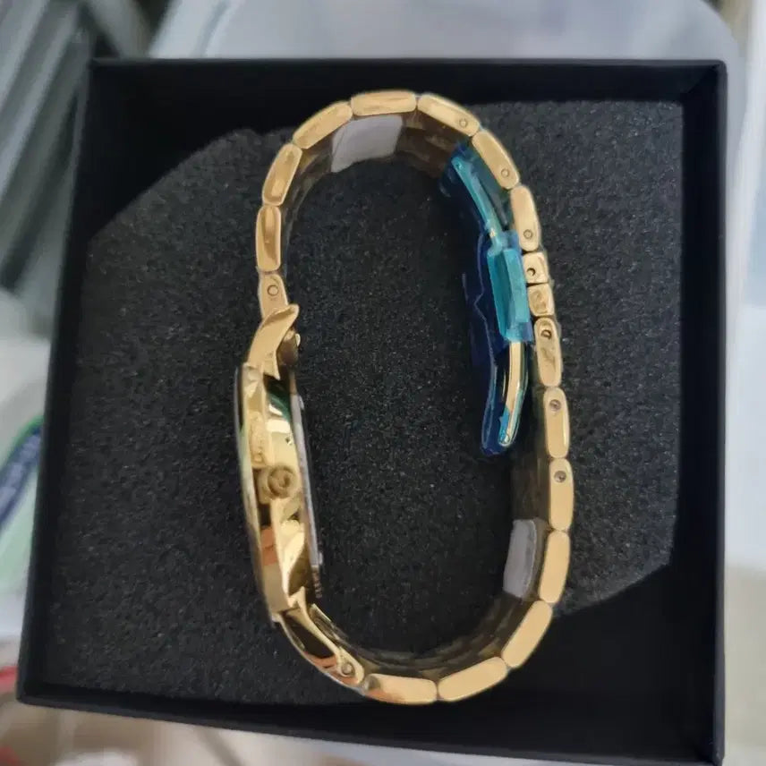 [BUNJANG] Larson &amp; Jennings Gold Plated Watch / 라르손 앤 제닝스 금장시계