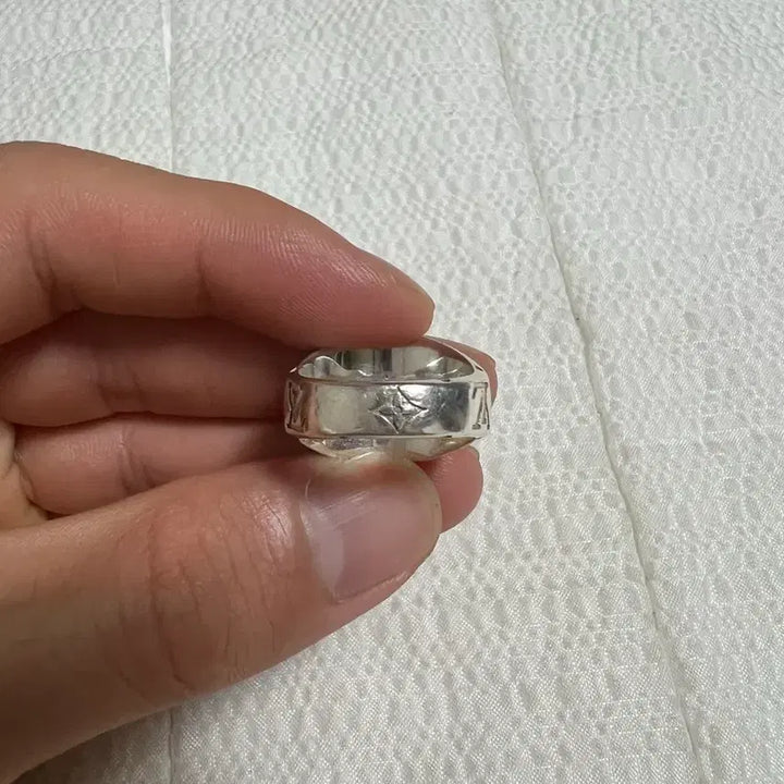 [BUNJANG] Louis Vuitton Monogram Signet Ring Silver / 루이비통 모노그램 시그넷 반지 실버 M