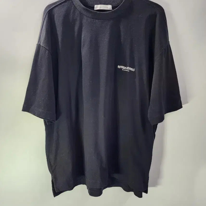 [BUNJANG] River Classy Artwork Half T-Shirt (Size 95) / (95)리버클래시 아트웍 하프 티셔츠 3.5