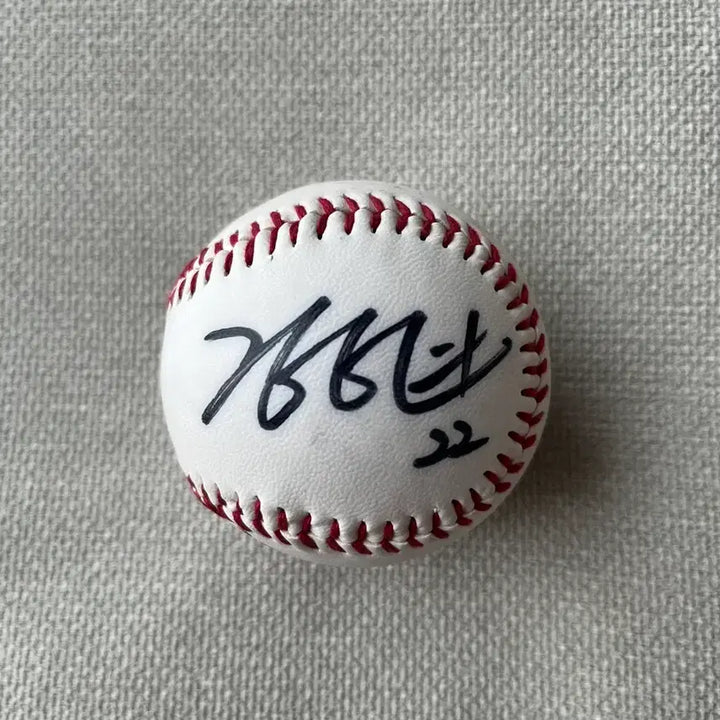 [BUNJANG] Kim Hyun Soo LG Baseball Signed Ball / 김현수 LG 로고볼 친필사인