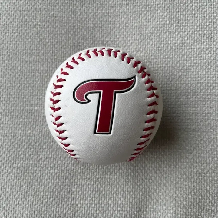 [BUNJANG] Kim Hyun Soo LG Baseball Signed Ball / 김현수 LG 로고볼 친필사인