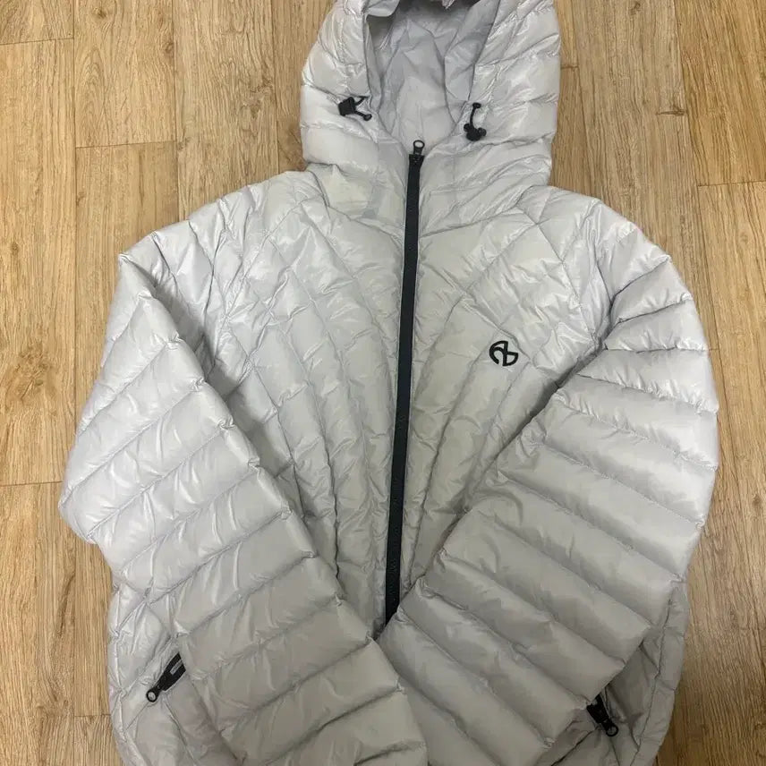 [BUNJANG] Nomoremanual Nubess Glossy Grey Padded Jacket M / 노매뉴얼 누베스 글로시 그레이 패딩