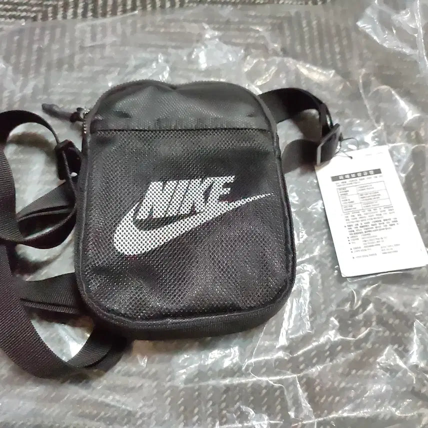 [BUNJANG] Nike Heritage Crossbody Bag / 나이키 헤리티지 크로스바디백 새제품