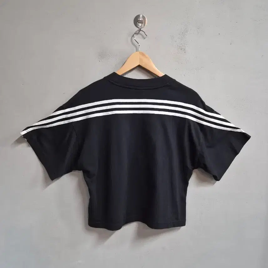 [BUNJANG] Adidas Three-Stripes Crop Top Black M / 아디다스 삼선 크롭티 블랙 M