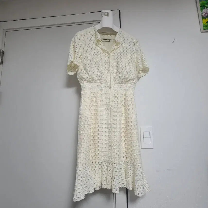 [BUNJANG] MINE Ivory Lace Frill Dress / MINE 마인 아이보리 레이스 프릴 원피스 55
