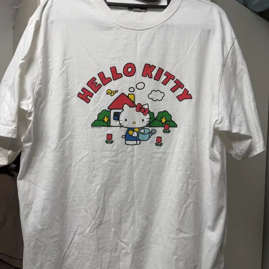 [BUNJANG] SPAO Hello Kitty Short Sleeve T-Shirt White / 스파오 핼로키티 반팔 티셔츠 화이트