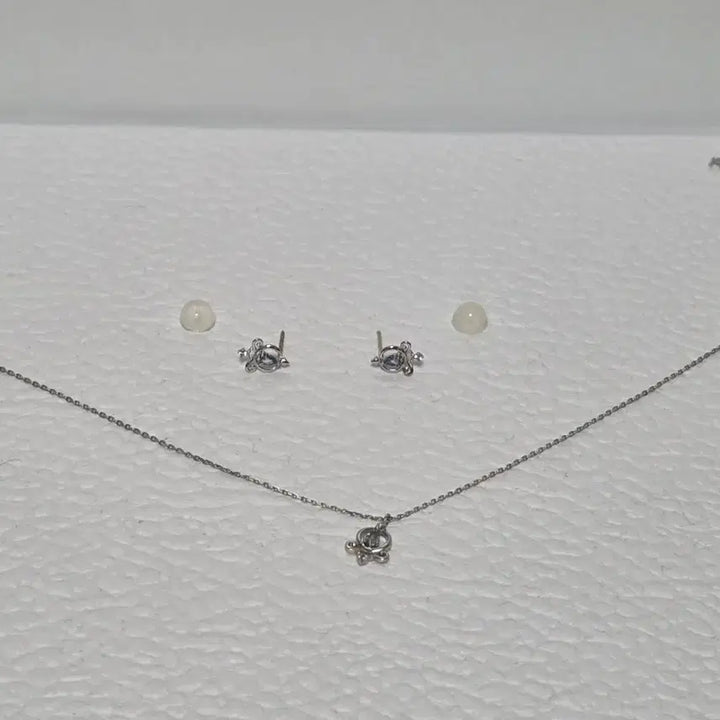 [BUNJANG] Disney Cinderella 10k Gold Jewelry Set Necklace Earrings (Lloyd) / Disney 디즈니 신데렐라 10k 골드 세트 (로이드)
