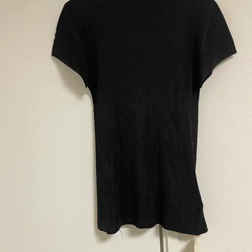 [BUNJANG] Pleatsmood Pleats Half-Neck Top Black / 플리츠무드 플리츠 탑 블랙