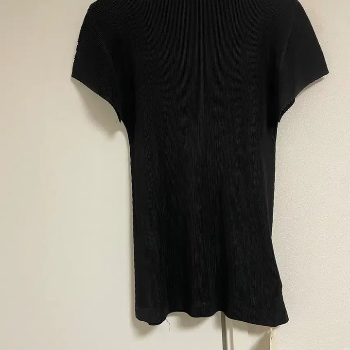 [BUNJANG] Pleatsmood Pleats Half-Neck Top Black / 플리츠무드 플리츠 탑 블랙