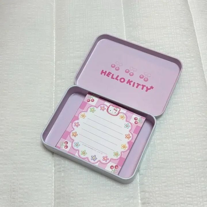 [BUNJANG] Sanrio Hello Kitty Cherry Tin Case / Storage Box + Memo Pad / 키티체리틴케이스/보관함+메모지
