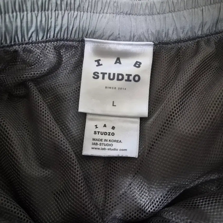 [BUNJANG] IAB Studio Woven Nylon Shorts - Size L / 아이앱스튜디오 우븐 나일론쇼츠 L사이즈팝니다