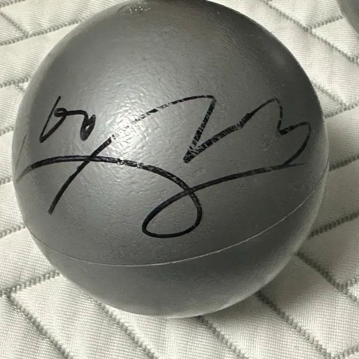 [BUNJANG] fromis_9 2026 Concert Autographed Ball Set / 프로미스나인 2026 앙콘 사인볼 세트