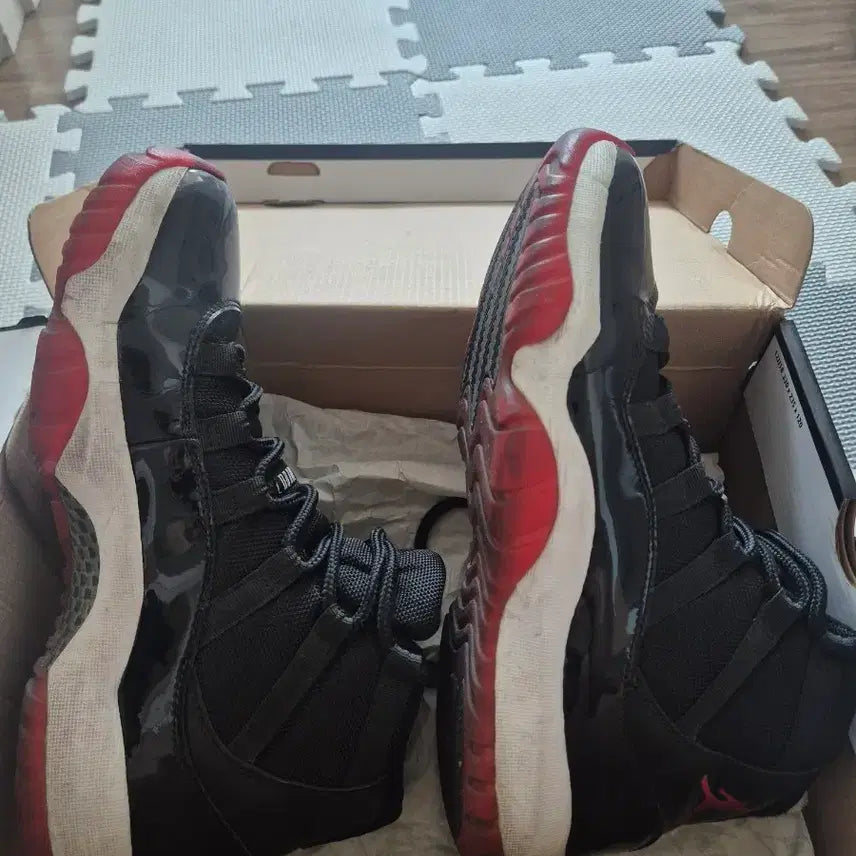 [BUNJANG] Air Jordan 11 Bred Mid (2012) / [275]조던11 브레드 미드