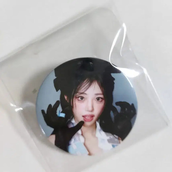[BUNJANG] Qwer Ceremony Pop-Up Can Badge Hinata, Xyzentha Bundle Set / qwer 세레머니 팝업 캔뱃지 히나,젠타 일괄 판매해요