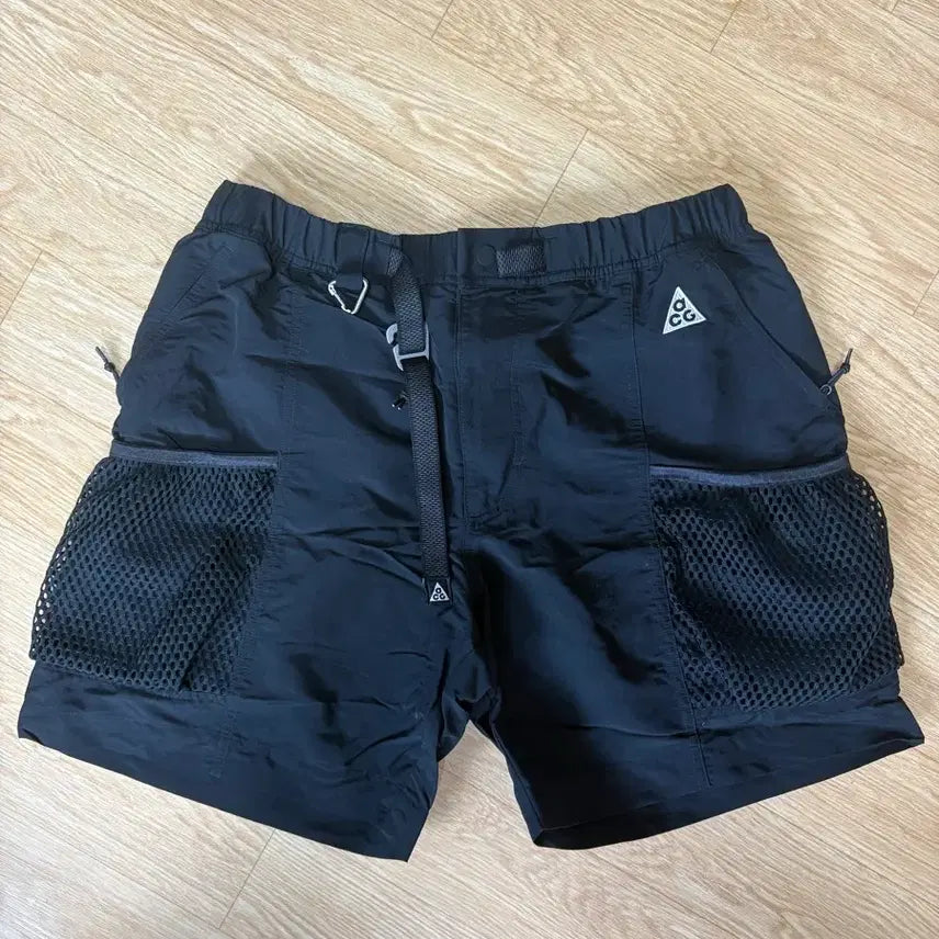 [BUNJANG] Nike ACG Snowgrass Cargo Shorts Black / 나이키 ACG 스노우그래스 카고 쇼츠 블랙