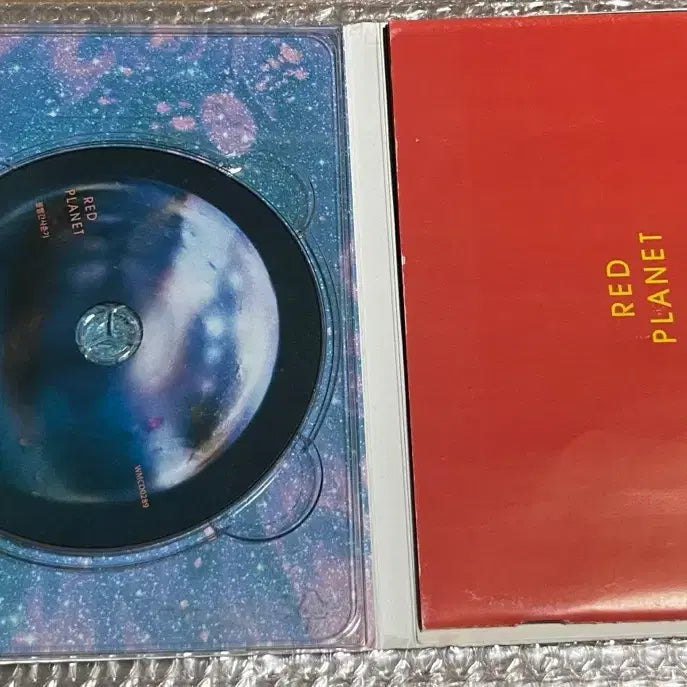 [BUNJANG] BOL4 RED PLANET 1st Album CD / 볼빨간사춘기(BOL4)- 1집 / RED PLANET