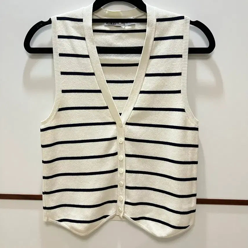 [BUNJANG] Zara Striped Knit Vest (Size S) / 자라 스트라이프 니트베스트 s
