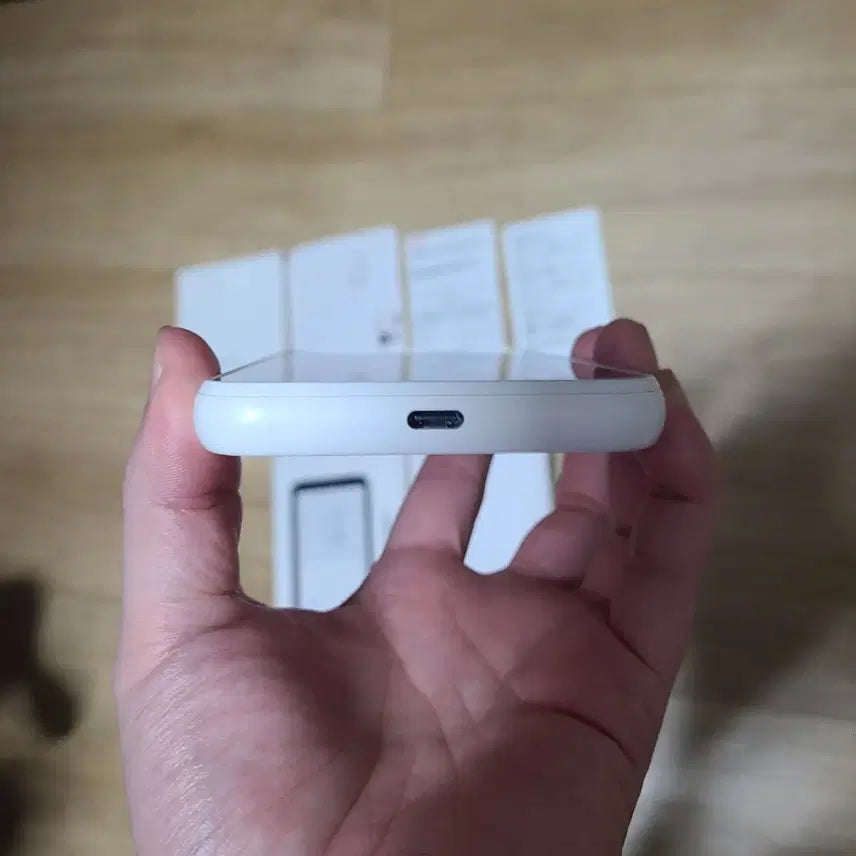[BUNJANG] Samsung SCR01 WiFi Router / scr01 삼성 wifi 라우터 (배터리 새거, 외관 새상품급)