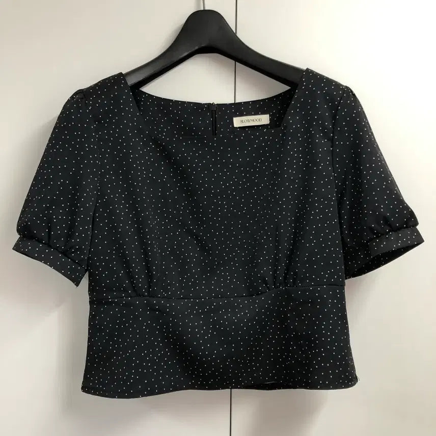 [BUNJANG] Slowand Rosy Square Dot Blouse / 슬로우앤드 로지 스퀘어 도트 불라우스
