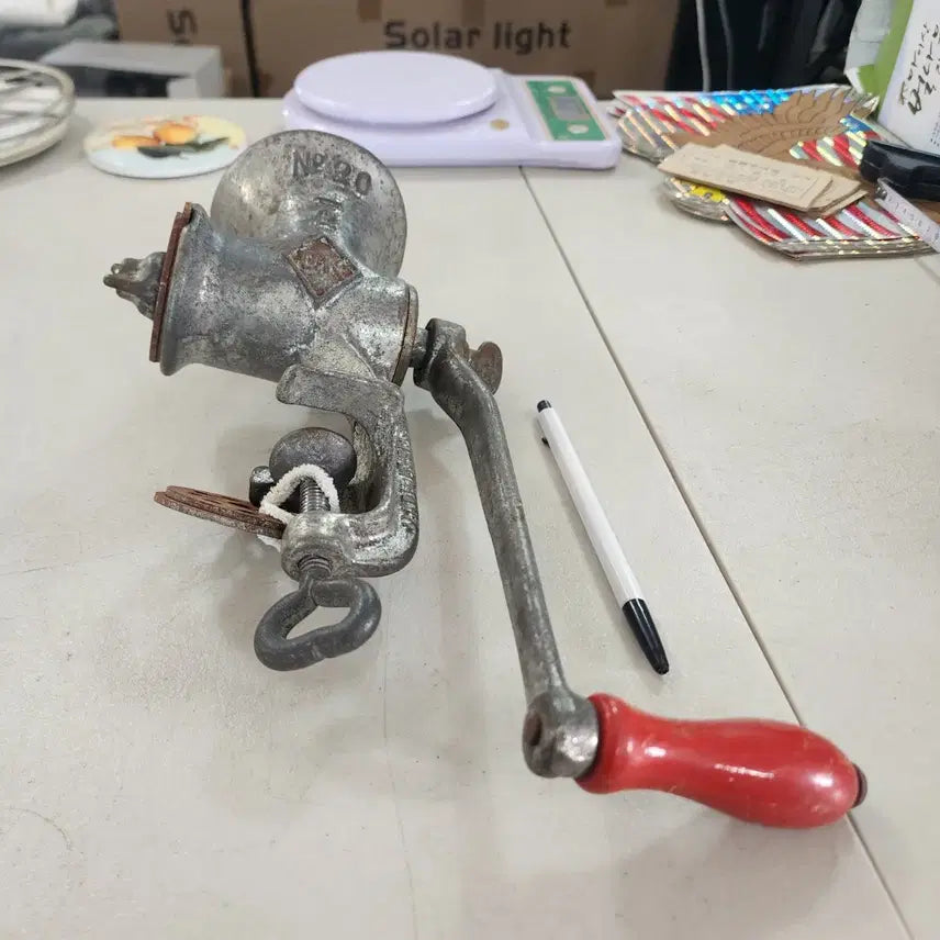 [BUNJANG] Antique English Coffee Grinder / 옛날 영국 그라인더