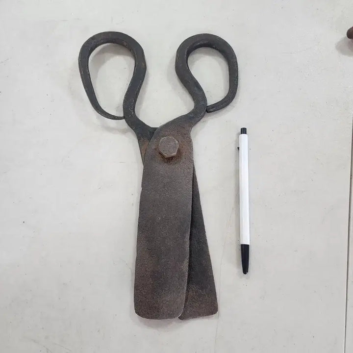 [BUNJANG] Antique Cast Iron Mortar / 옛날 연가위 무쇠방자