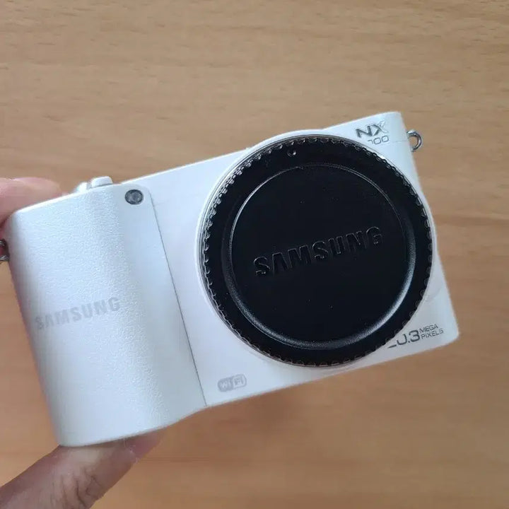 [BUNJANG] Samsung NX1000 Mirrorless Camera Double Lens Set (White) / 삼성 NX1000 화이트 카메라 더블렌즈세트 판매합니다