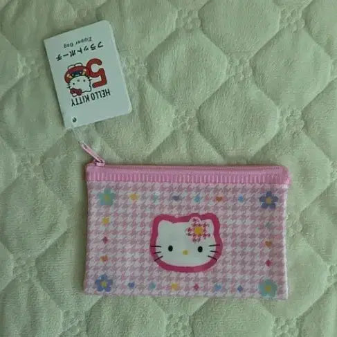 [BUNJANG] Sanrio Hello Kitty 50th Anniversary PVC Pouch / [정품] 산리오 헬로키티 50주년 PVC 카오하나 파우치
