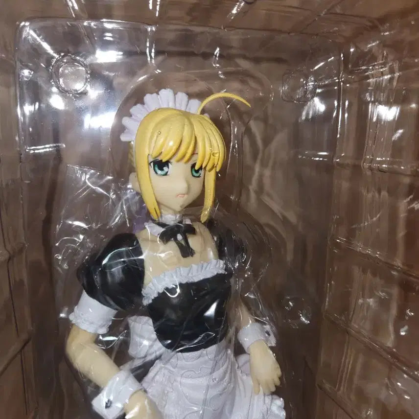 [BUNJANG] Clazy Saber Maid Figure - Fate Series (Unsealed) / (미개봉) clazy 세이버 메이드 피규어 고전 페이트