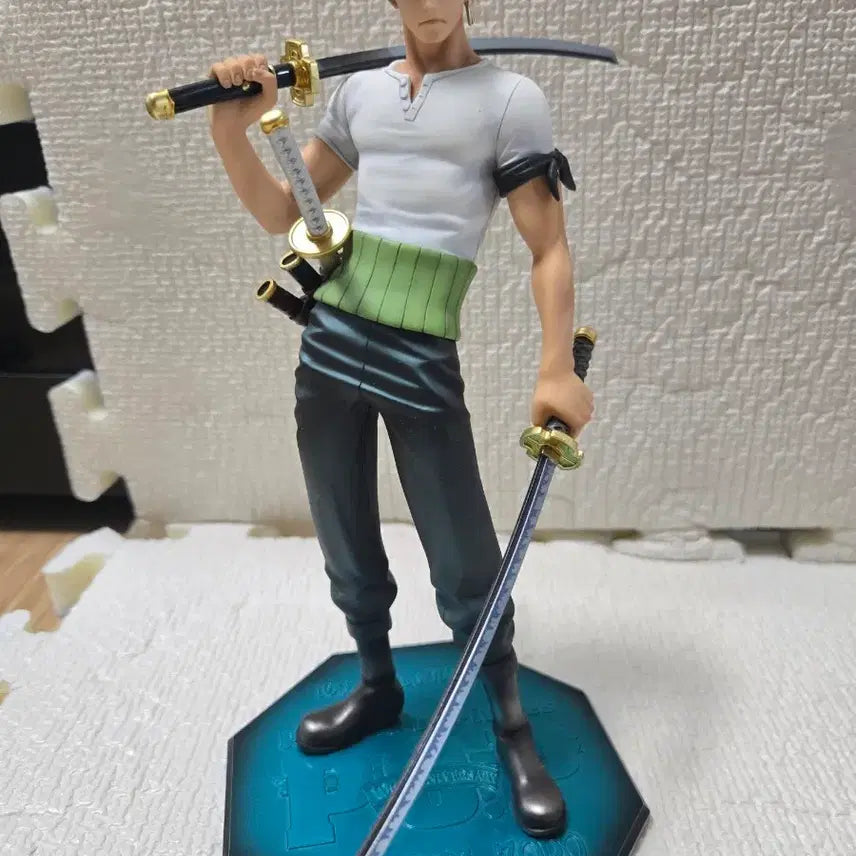 [BUNJANG] One Piece POP NEO DX Roronoa Zoro 10th Anniversary Limited Edition Figure / 원피스 POP NEO DX 롤로노아 조로 10주년 한정버전