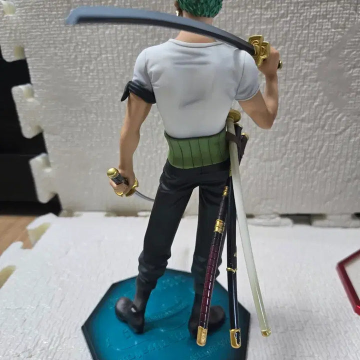 [BUNJANG] One Piece POP NEO DX Roronoa Zoro 10th Anniversary Limited Edition Figure / 원피스 POP NEO DX 롤로노아 조로 10주년 한정버전