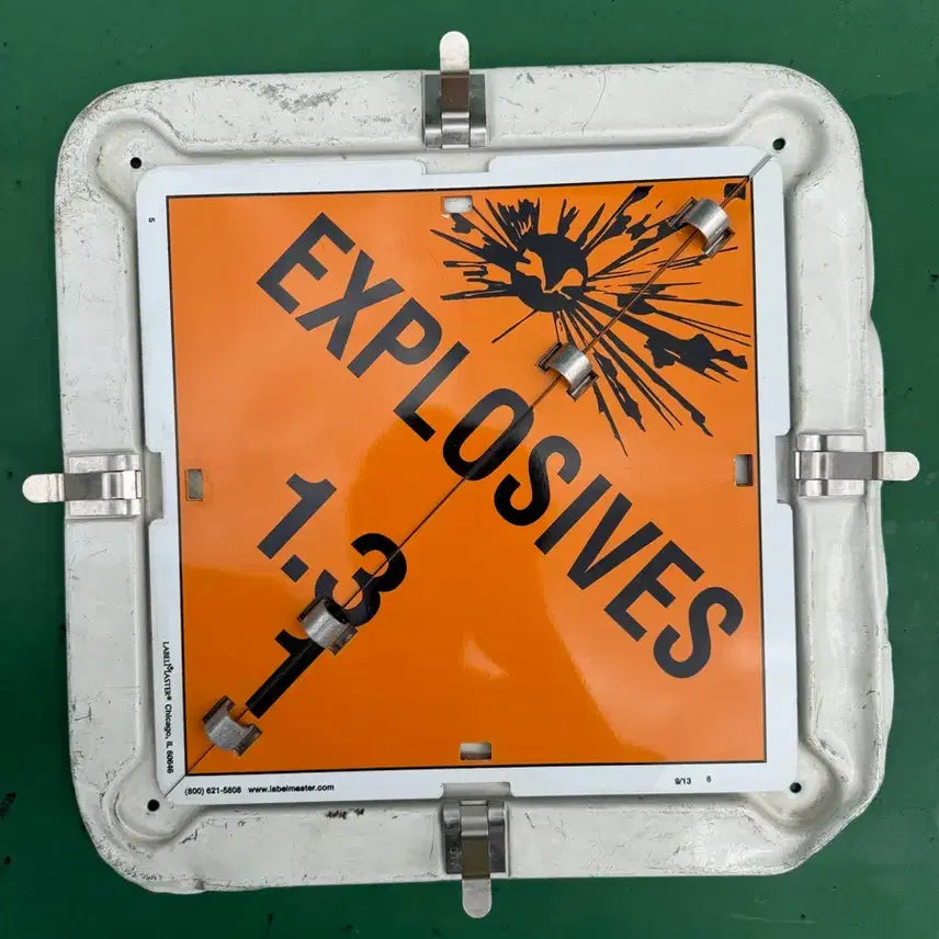 [BUNJANG] US Military Hazardous Material Sign - Safety Labeled / [마지막 재고 할인] 미군용 유해물질 전문 표지판