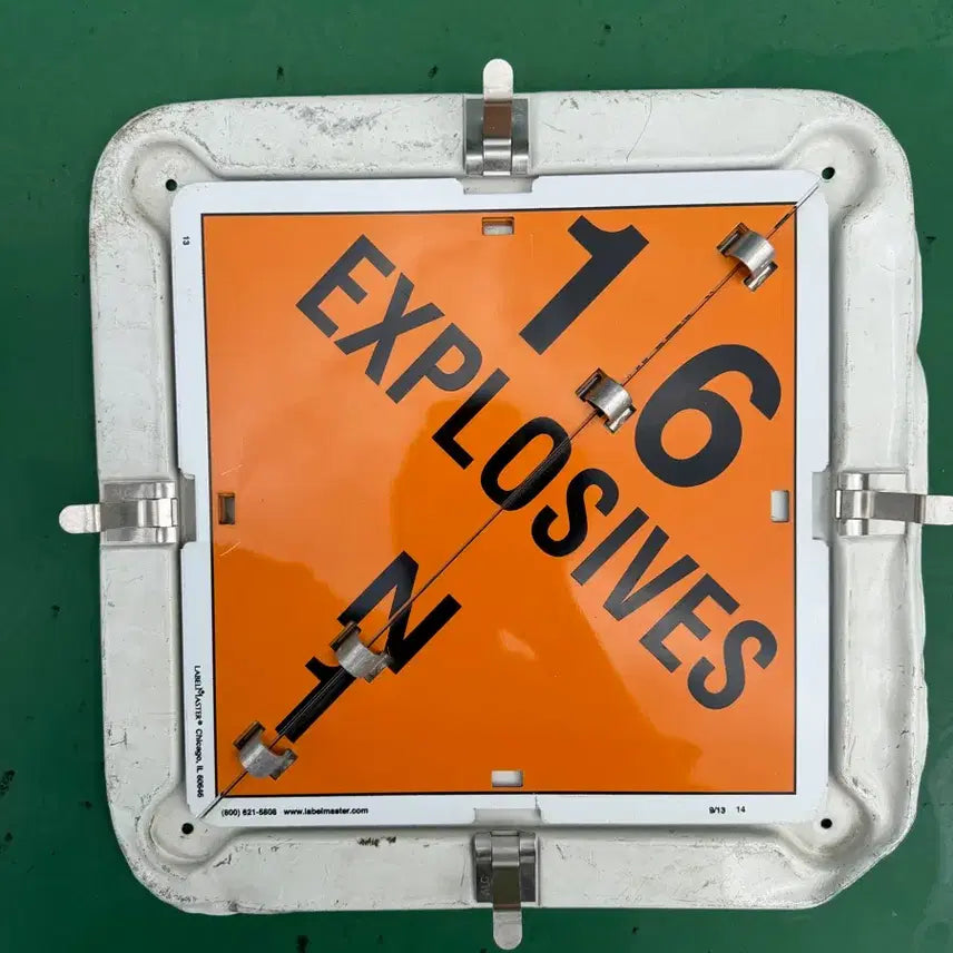 [BUNJANG] US Military Hazardous Material Sign - Safety Labeled / [마지막 재고 할인] 미군용 유해물질 전문 표지판
