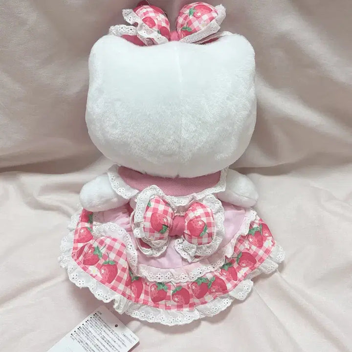 [BUNJANG] Universal Studios Japan Strawberry Kitty Plush / 유니버셜 키티 인형 딸기키티
