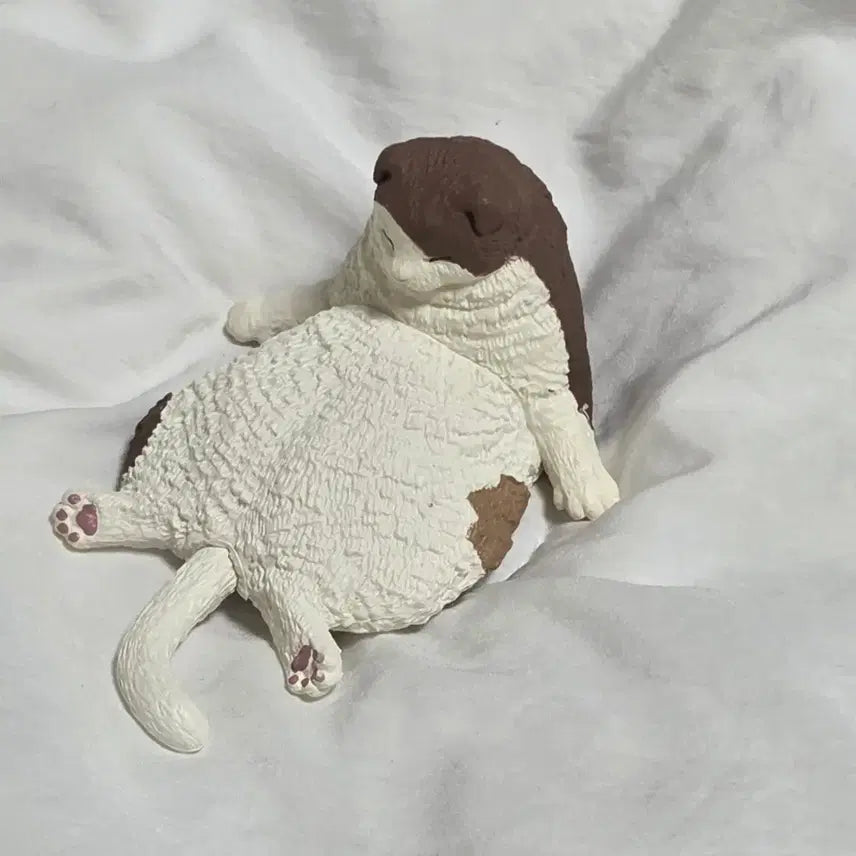 [BUNJANG] Sleepy Scottish Fold Cat Figurine / 졸려 스코티시 폴드 고양이 피규어 판매합니다