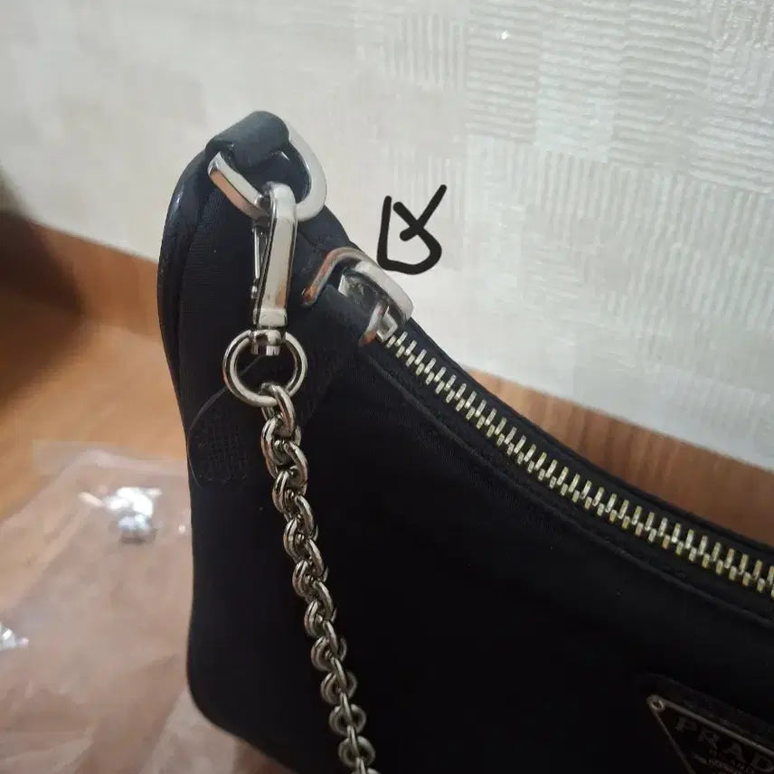 [BUNJANG] Prada Re-Nylon Hobo Bag 2005 / [무료배송]프라다 리나일론 호보백 2005