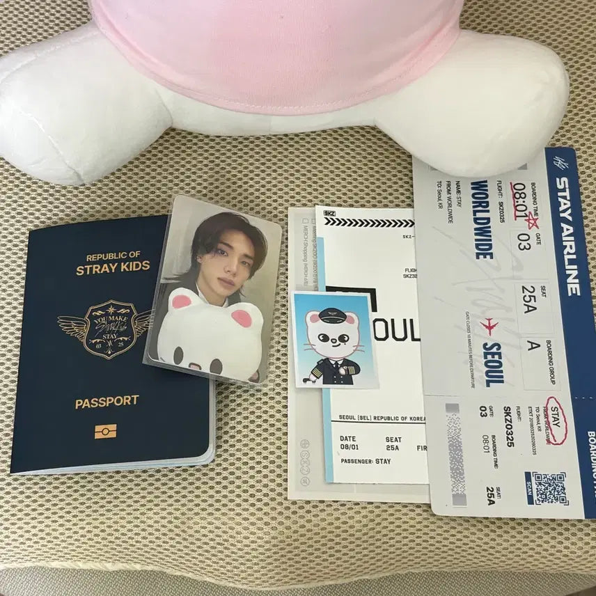 [BUNJANG] Stray Kids Jiniret Hug Me Doll + Popup Exclusive Photocard Bundle / 스키즈 스키주 지니렛 허그미 나안아 인형 + 팝업 입장특전