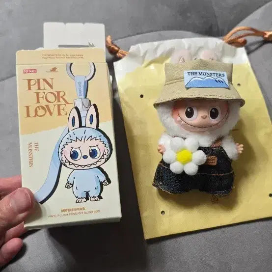 [BUNJANG] Mini Labubu Pinpo Love H Mini Bompyra Doll with Outfit / 미니 라부부 핀포 러브 H 미니 봄피라(옷 포함)