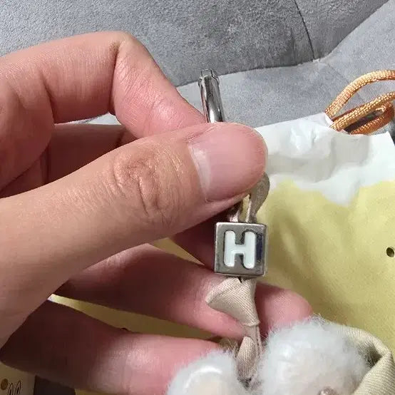 [BUNJANG] Mini Labubu Pinpo Love H Mini Bompyra Doll with Outfit / 미니 라부부 핀포 러브 H 미니 봄피라(옷 포함)