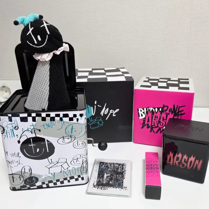 [BUNJANG] BTS J-Hope HOPE ON THE STREET Music Box Scented Candle Match Set / 제이홉 홉온스 오르골 향초 캔들 성냥 일괄 방탄