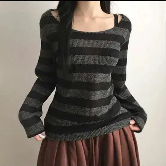 [BUNJANG] Off-Shoulder Striped Loose Fit Long Sleeve Knit / 허그 오프숄더 스트라이프 루즈핏 긴팔니트