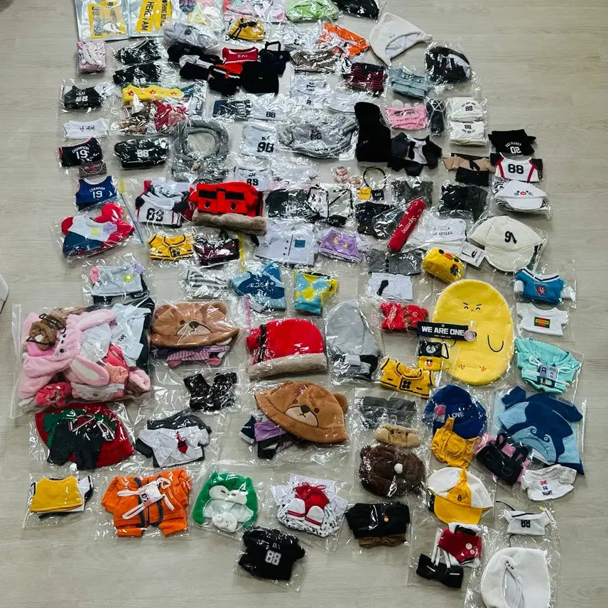 [BUNJANG] EXO Kai Custom Doll Clothes Bundle Set / EXO KAI 엑소 카이 커스텀 인형옷 일괄판매