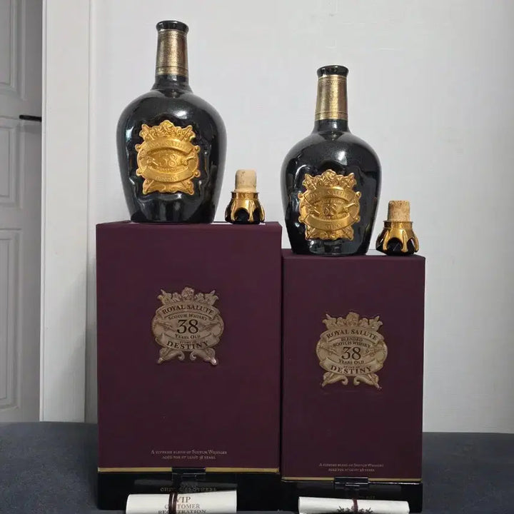 [BUNJANG] Royal Salute 38 Year Old Whiskey Empty Bottles (700ml &amp; 500ml) with Cases / 로얄살루트 38년산 위스키 공병 2개
