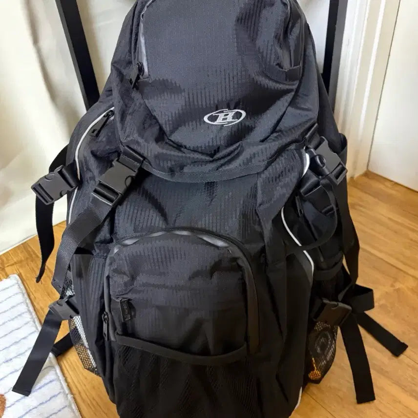 [BUNJANG] Born to Win Cyber Reflective Backpack Black / 본투윈 사이버 리플렉티브 백팩
