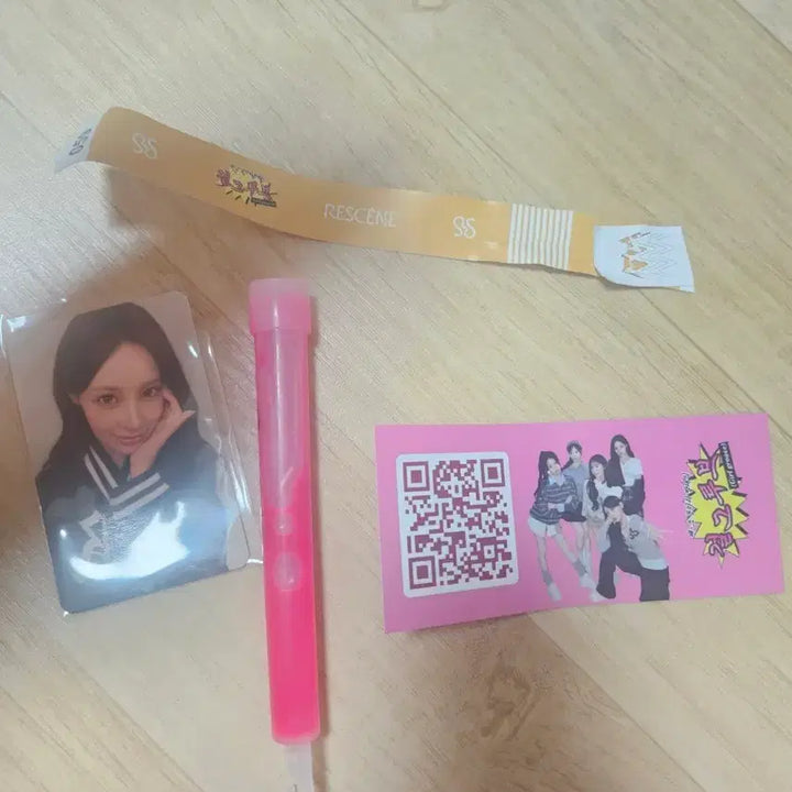 [BUNJANG] Lisinié Girl Groove Entrance Photocard / 리센느 걸그루브 입장 포카
